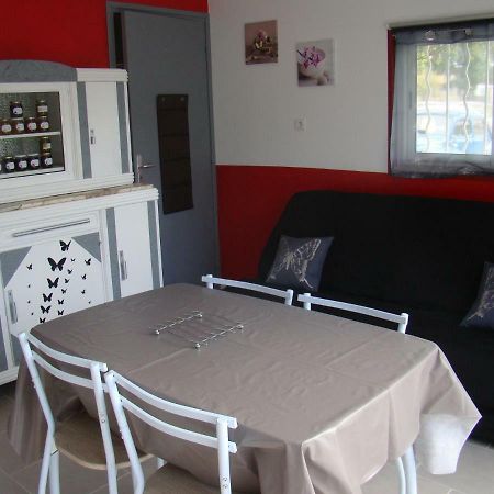Studio/Gite Les Papillons Lablachere Luaran gambar